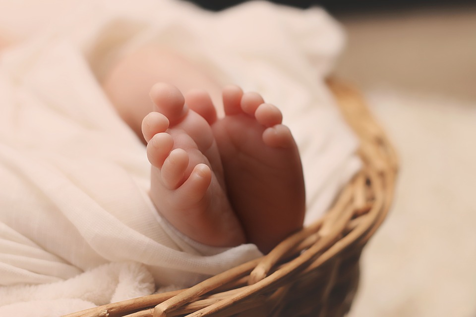 Pregnancy & Essential Oils: Delivery and Post-Partum